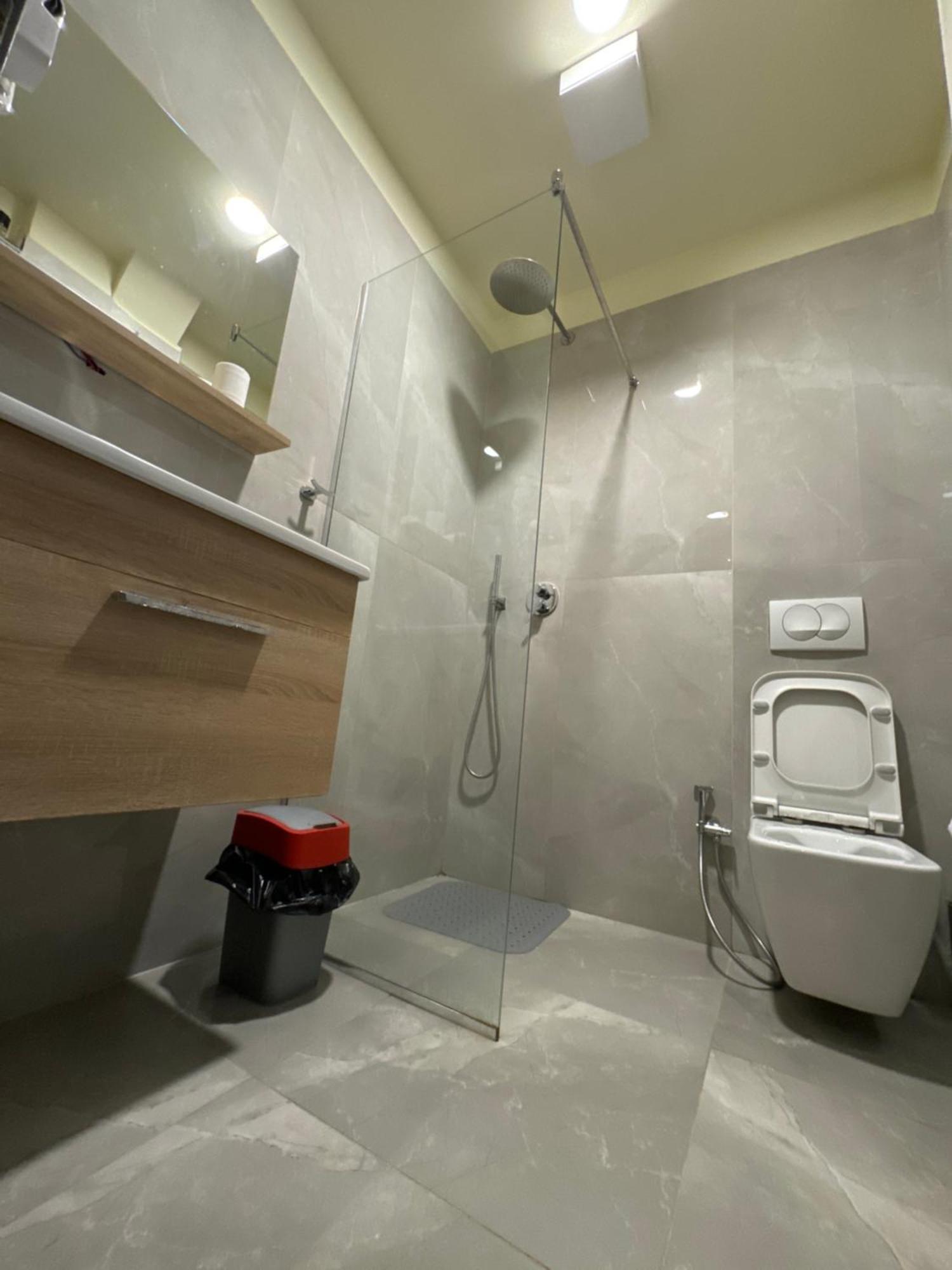 Hotel Tirona *